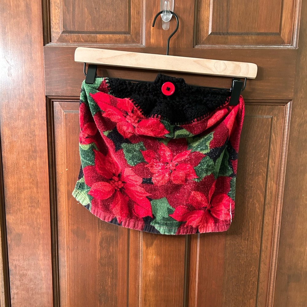 CLEARANCE 💜 2/5 VTG Christmas Kitchen towel with knit top. Gently used